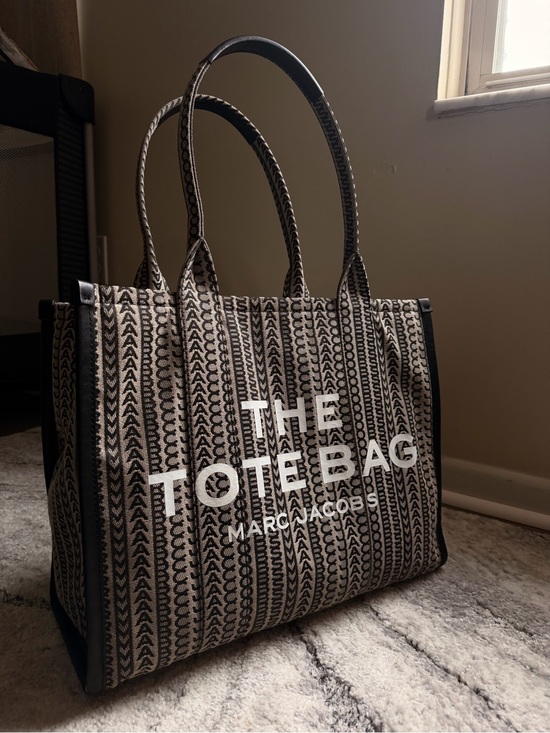Marc Jacobs Handbags - Marc Jacobs Large Jacquard Monogram Tote Bag
